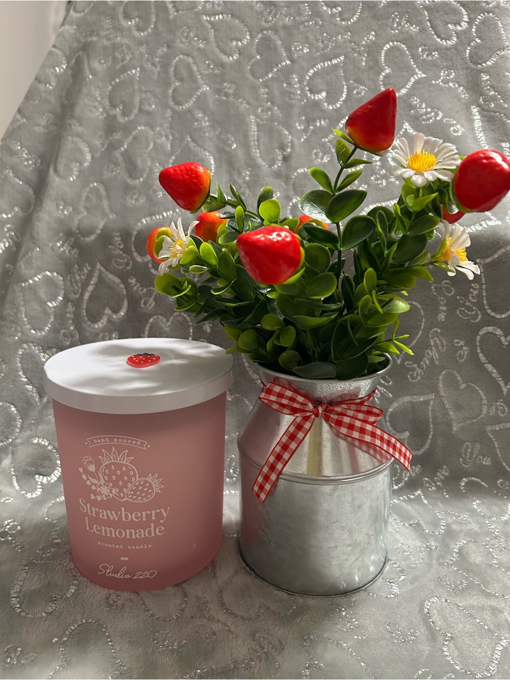New Butter Urn Strawberry Bouquet & Strawberry Pink Lemonade Scented Candle